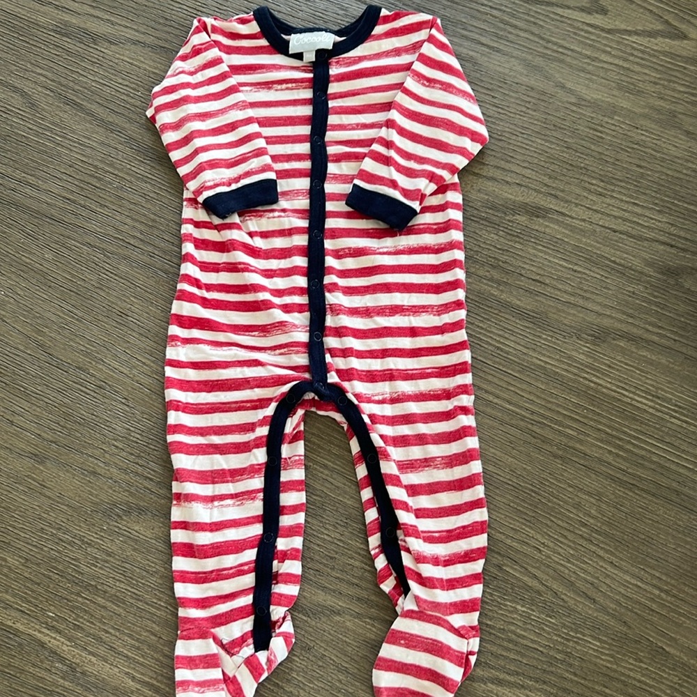 Coccoli baby boy red and white striped footies